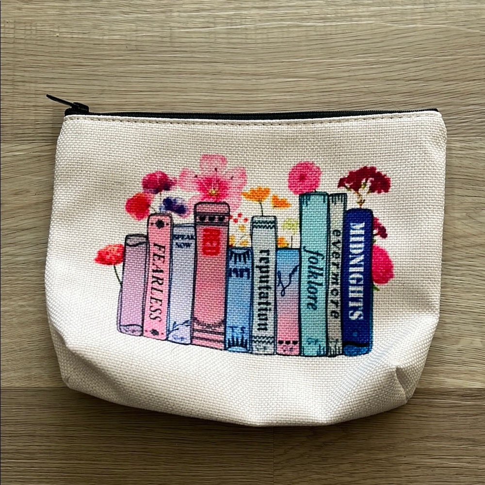 TAYLOR SWIFT MAKE UP BAG